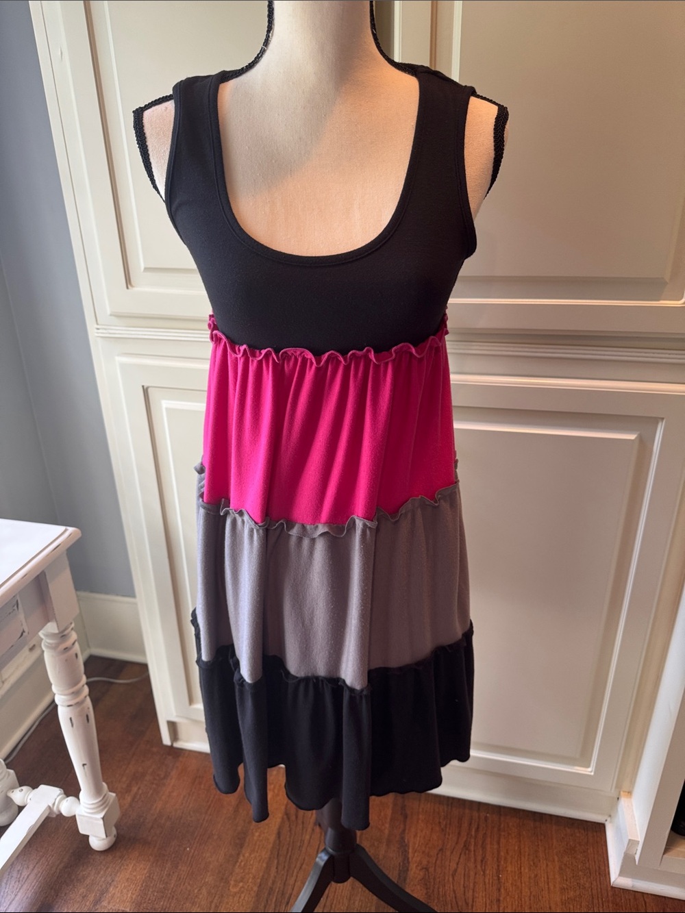 French Atmosphere Black Tank Midi Dress with Pink and Gray Colorblocks